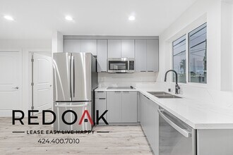 138 W 93rd St in Los Angeles, CA - Building Photo - Building Photo