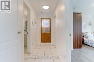 31 Lambeth Square in Toronto, ON - Building Photo - Building Photo