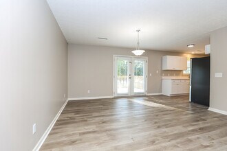 173 Shiloh Dr in La Vergne, TN - Building Photo - Building Photo