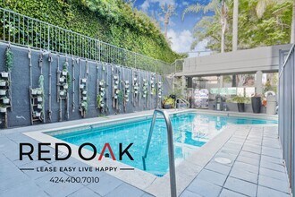 939 Palm Ave in West Hollywood, CA - Foto de edificio - Building Photo