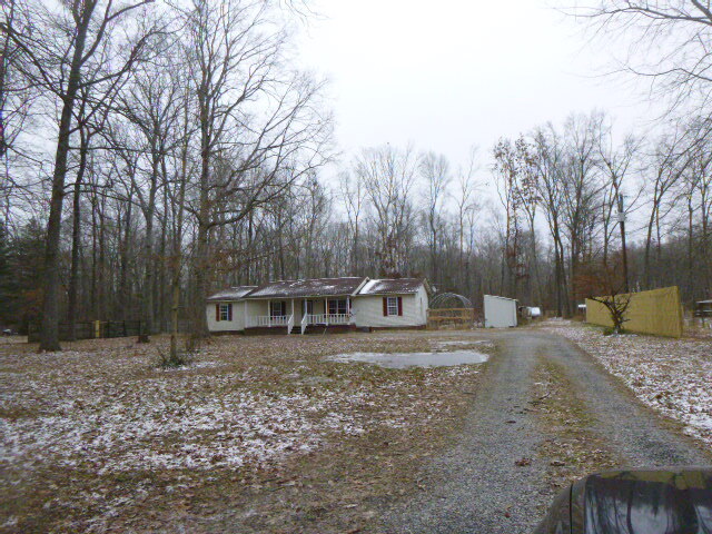 2810 Dick Farmer Rd in Cedar Hill, TN - Building Photo