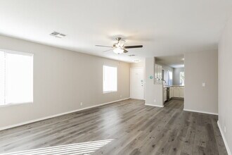 9323 W Ironwood Dr in Peoria, AZ - Foto de edificio - Building Photo