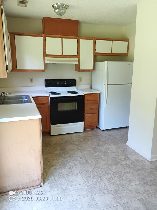 739 NC-24 in Kenansville, NC - Building Photo - Building Photo