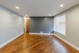 8912 S Ryan Rd in Hometown, IL - Building Photo - Building Photo