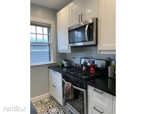 34 Ash St-Unit -Apt 203 in Cambridge, MA - Building Photo