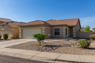 644 W Oak Tree Ln in San Tan Valley, AZ - Building Photo - Building Photo