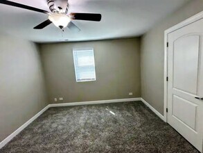 149 S 14th Ave, Unit 906s 10th ave maywood in Maywood, IL - Building Photo - Building Photo