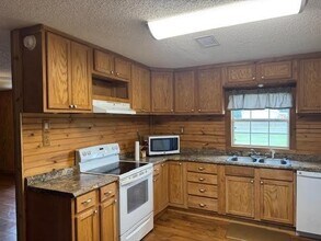 9123 Stonewood Dr in Orange, TX - Building Photo - Building Photo