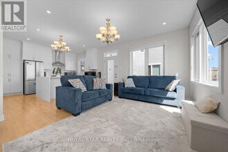 2021 Elevation Rd in Ottawa, ON - Building Photo - Building Photo