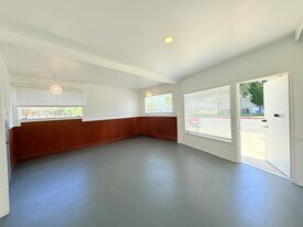 619 W Cypress Ave in Lompoc, CA - Building Photo