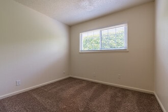 Stonebrook Apartments in Sacramento, CA - Building Photo - Interior Photo