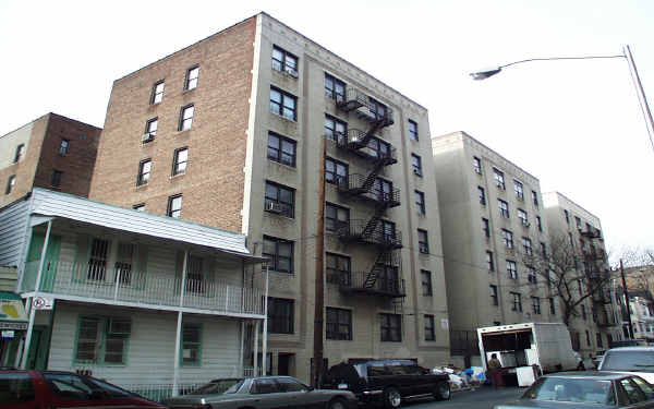 1881 Morris Ave in Bronx, NY - Building Photo - Building Photo