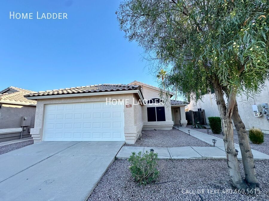 363 W Bruce Ave in Gilbert, AZ - Building Photo