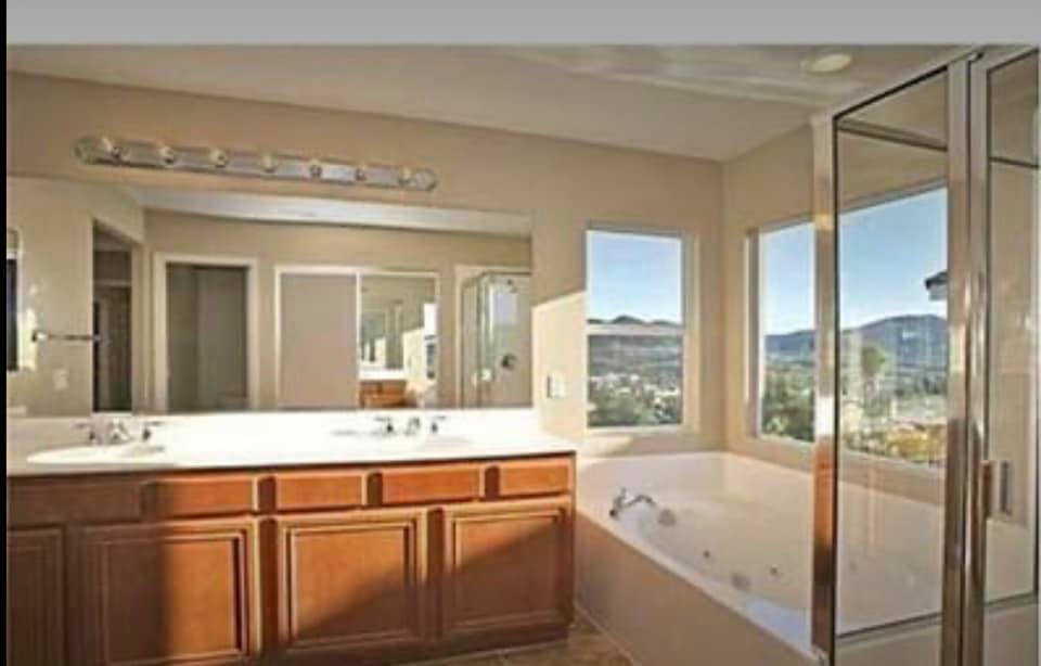 721 Helmsdale Rd in San Marcos, CA - Building Photo