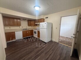 5208 Rocky Fork Rd in Cross Lanes, WV - Building Photo