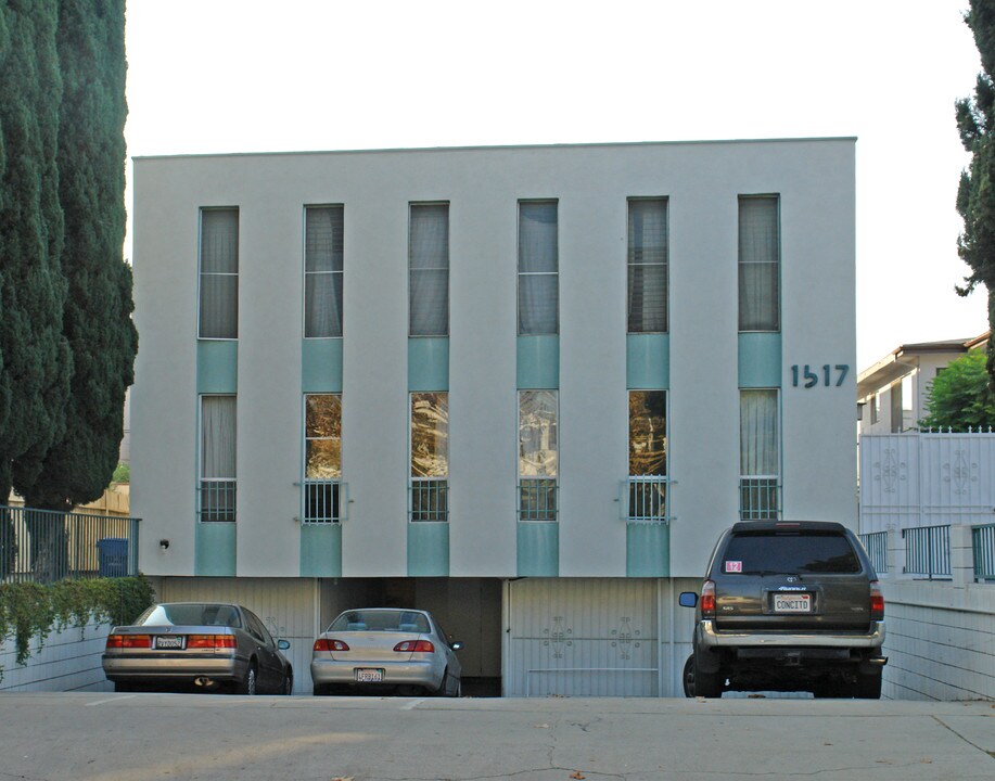 1517 S Sherbourne Dr in Los Angeles, CA - Building Photo