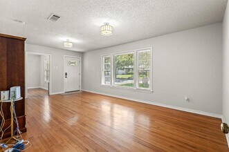 2711 Santa Cruz Dr in Dallas, TX - Building Photo - Building Photo