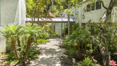 1500 Rustic Ln in Los Angeles, CA - Building Photo - Building Photo