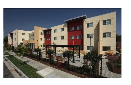 Willis Avenue Apartments in Panorama City, CA - Foto de edificio