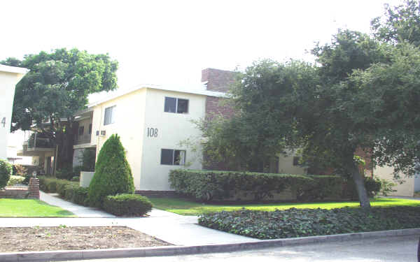 108-114 E Live Oak St in San Gabriel, CA - Building Photo - Building Photo