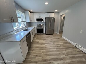 86 Hackett Blvd-Unit -1 in Albany, NY - Building Photo - Building Photo