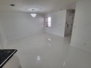 8139 SW 209th St in Cutler Bay, FL - Building Photo - Building Photo