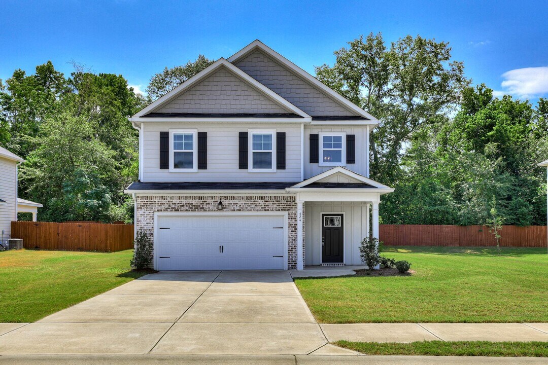 424 Matthew Ln in Martinez, GA - Building Photo