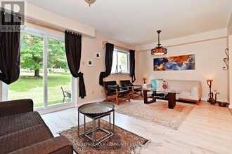 304 Maciver Blvd in Newmarket, ON - Building Photo - Building Photo