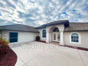 9 Medalist Way in Rotonda West, FL - Building Photo - Building Photo