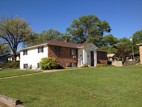 Bayport Colonial Apartments in Bayport, MN - Building Photo - Building Photo