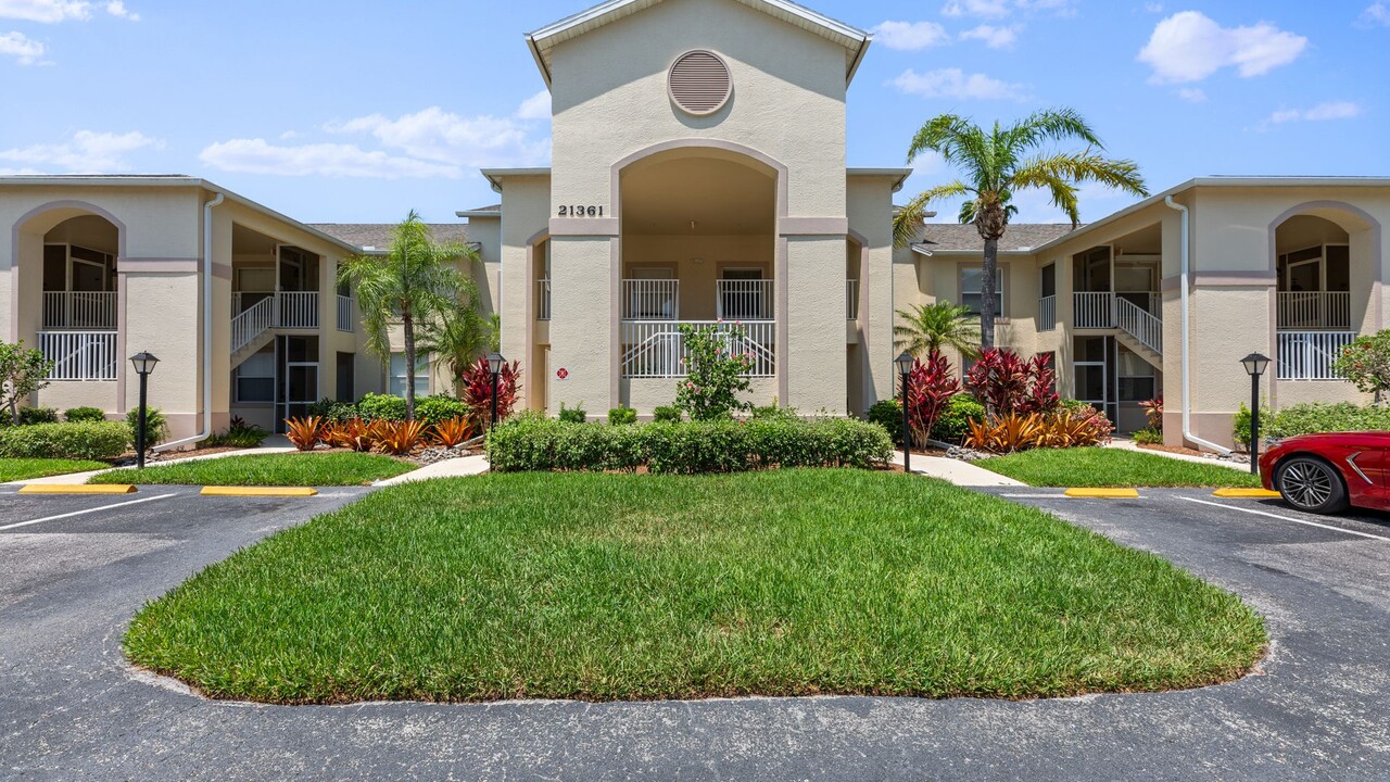 21361 Lancaster Run in Estero, FL - Building Photo