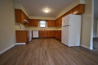 739 S Buffalo St in Marshfield, MO - Building Photo - Building Photo