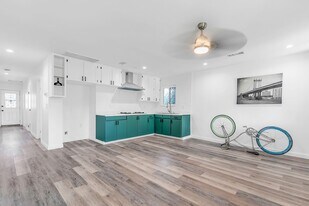11608 Lou Dillon Ave in Los Angeles, CA - Building Photo
