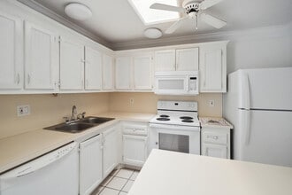 3703 Waterview Cir in Palm Springs, FL - Building Photo - Building Photo