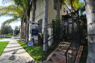 1417 S Crescent Heights Blvd in Los Angeles, CA - Building Photo