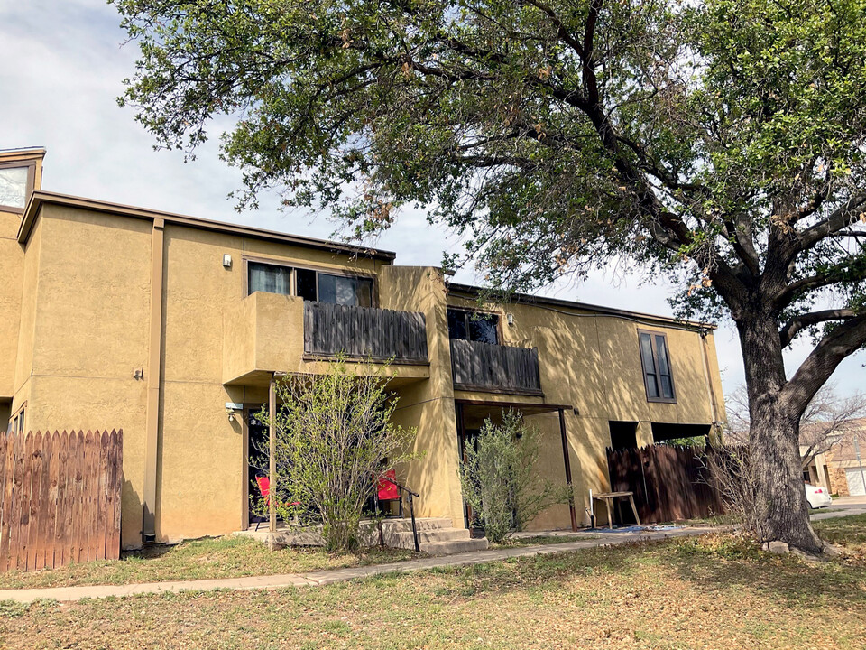 1506 Greenwood St in San Angelo, TX - Building Photo