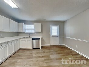 207 Crystal Ct in Hampton, GA - Building Photo - Building Photo