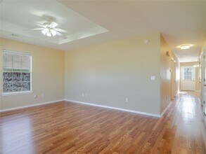 12 Holly Dr in Bentonville, AR - Foto de edificio - Building Photo