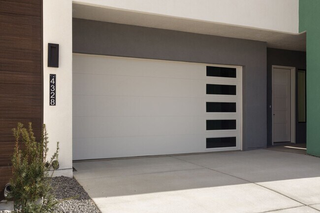 4328 Cir Dr NE in Albuquerque, NM - Building Photo - Building Photo