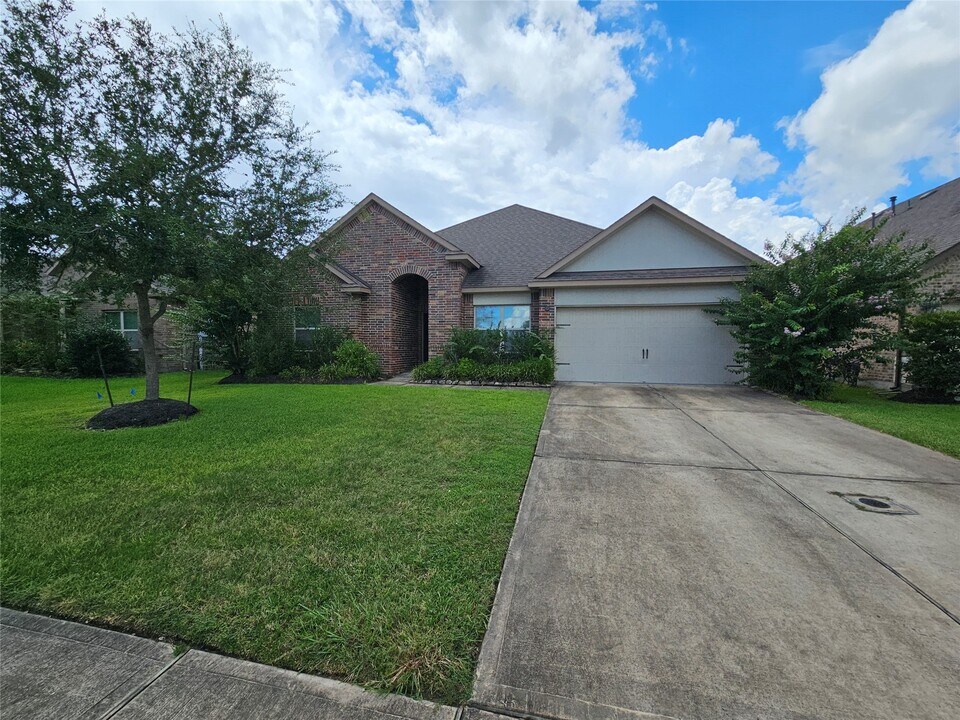1608 Groce Ln in League City, TX - Building Photo