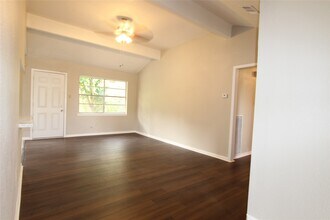 3111 Long Meadow Dr in Baytown, TX - Building Photo - Building Photo