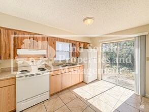 5859 Charlton Dr in Lakeland, FL - Building Photo - Building Photo