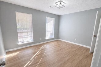 5145 Paisley Ct NW in Lilburn, GA - Building Photo - Building Photo