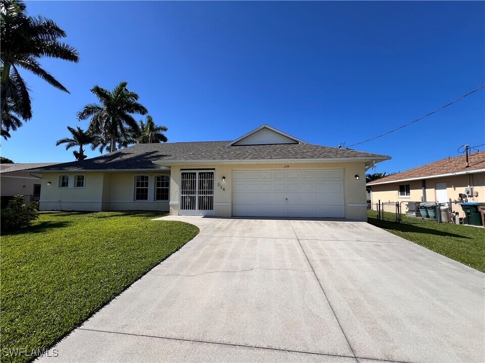 234 SW 43rd St in Cape Coral, FL - Building Photo