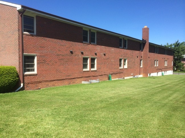 3148 Park Ave in Manchester, MD - Foto de edificio - Building Photo