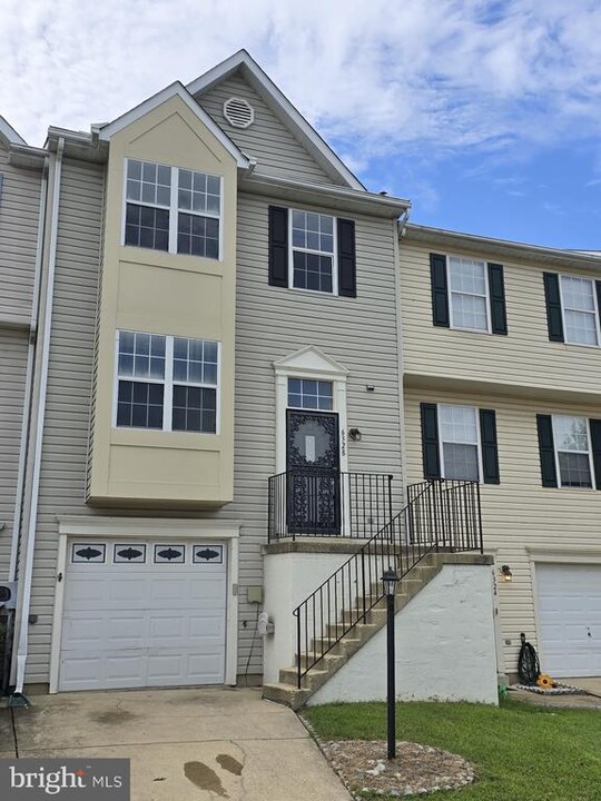 6328 S Lake Ct in Bryans Road, MD - Building Photo