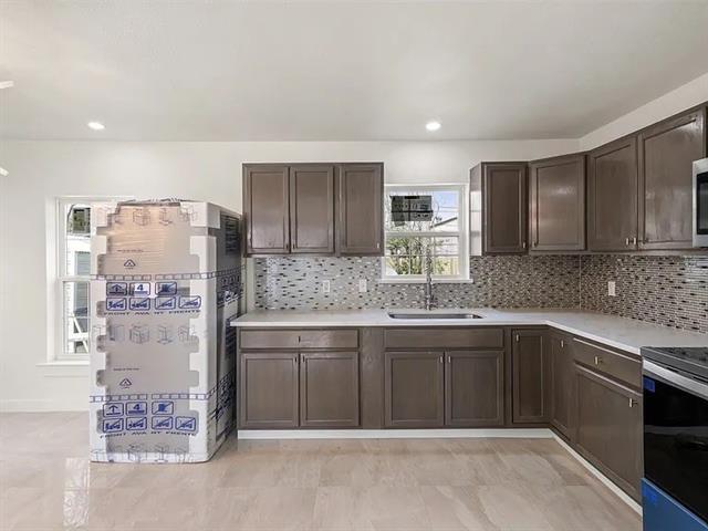 5109 Roxie St in Haltom City, TX - Building Photo - Building Photo