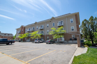 210 Gray - Sunset View in Ames, IA - Foto de edificio - Building Photo