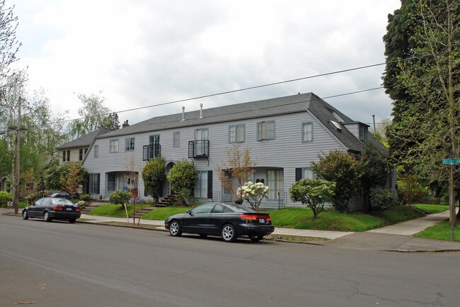 2017 NE 12th Ave in Portland, OR - Building Photo - Building Photo