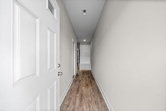 216 Drayton Dr in Clarksville, TN - Foto de edificio - Building Photo